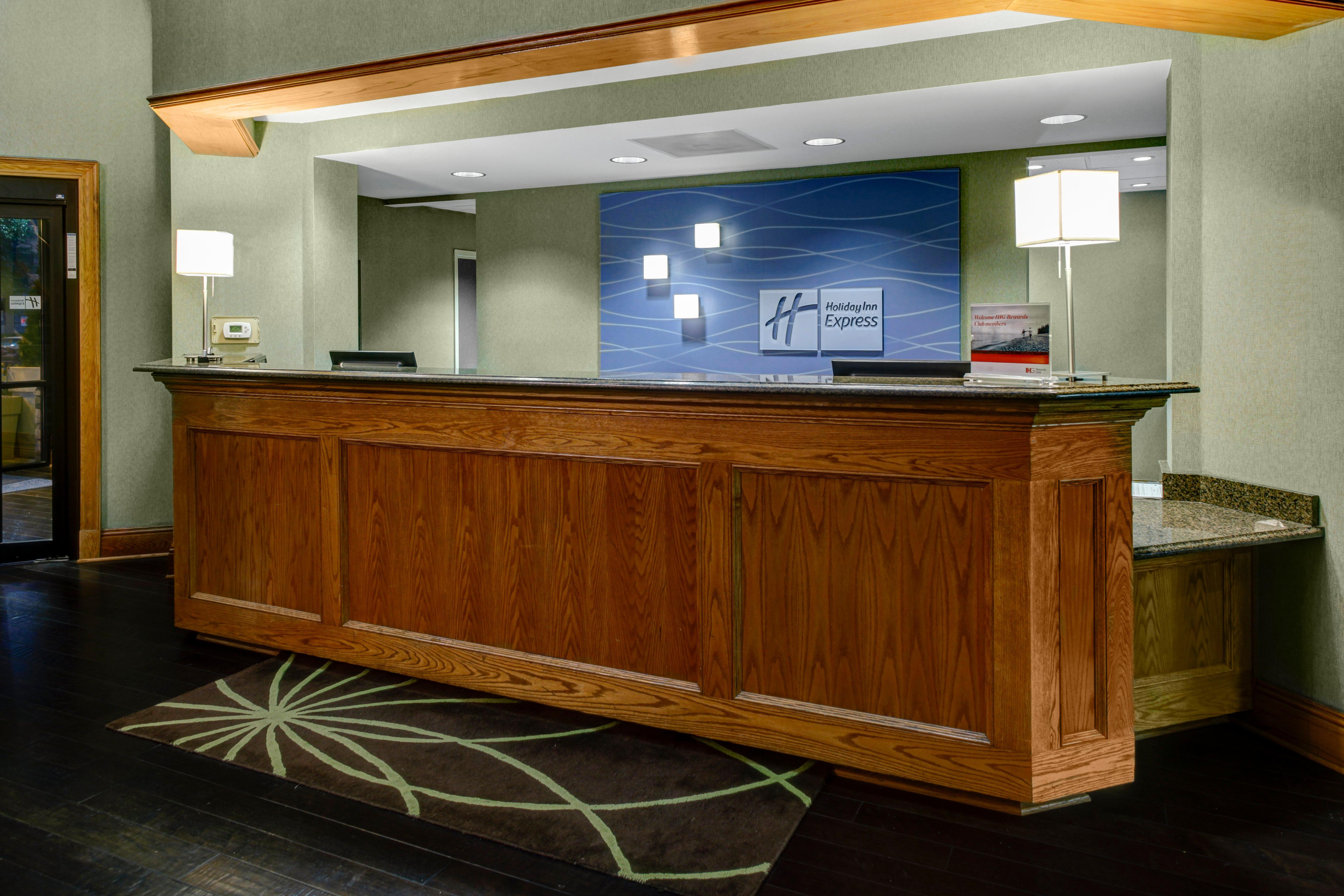 Holiday Inn Express Hotel & Suites Atlanta Buckhead By Ihg Экстерьер фото
