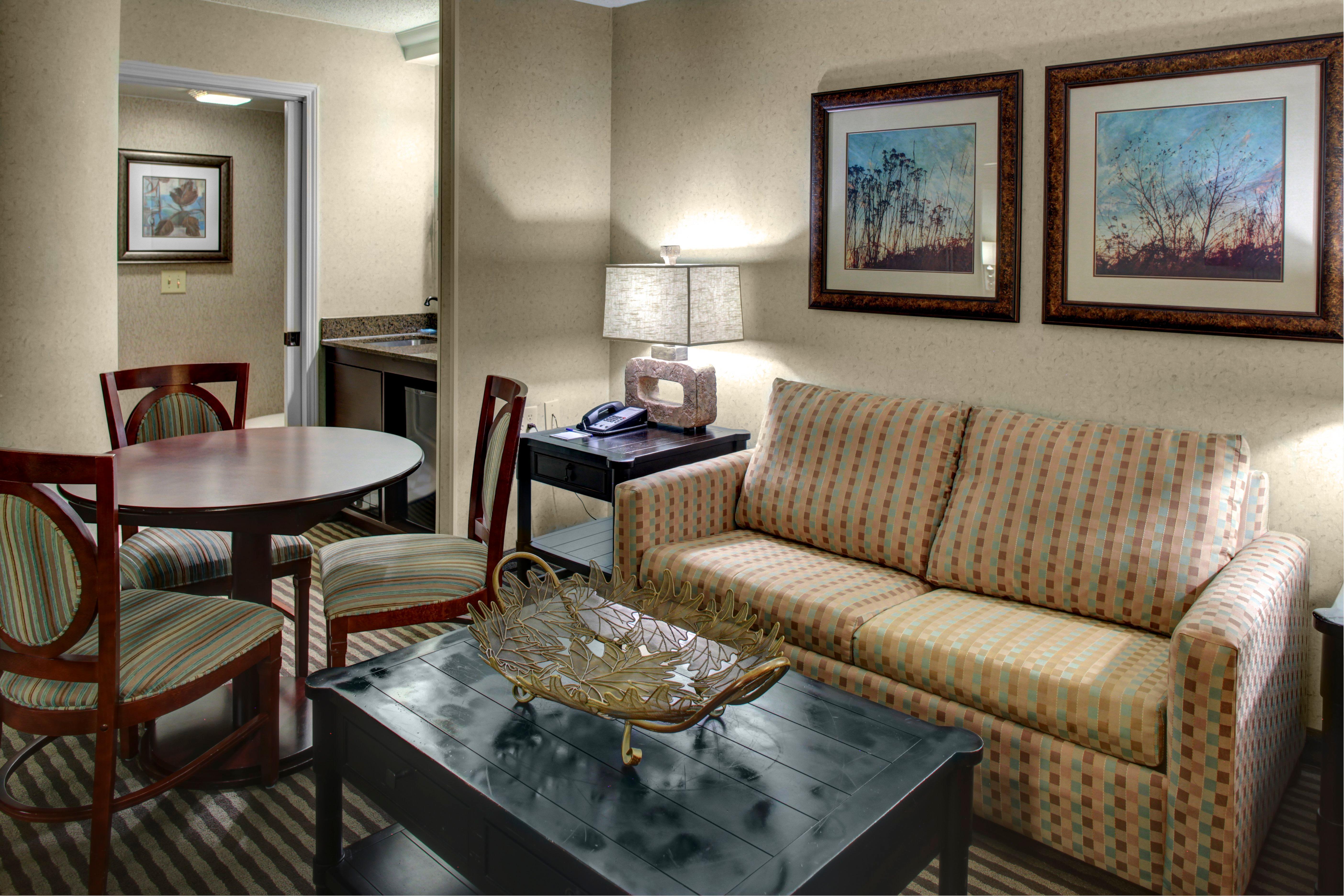 Holiday Inn Express Hotel & Suites Atlanta Buckhead By Ihg Экстерьер фото