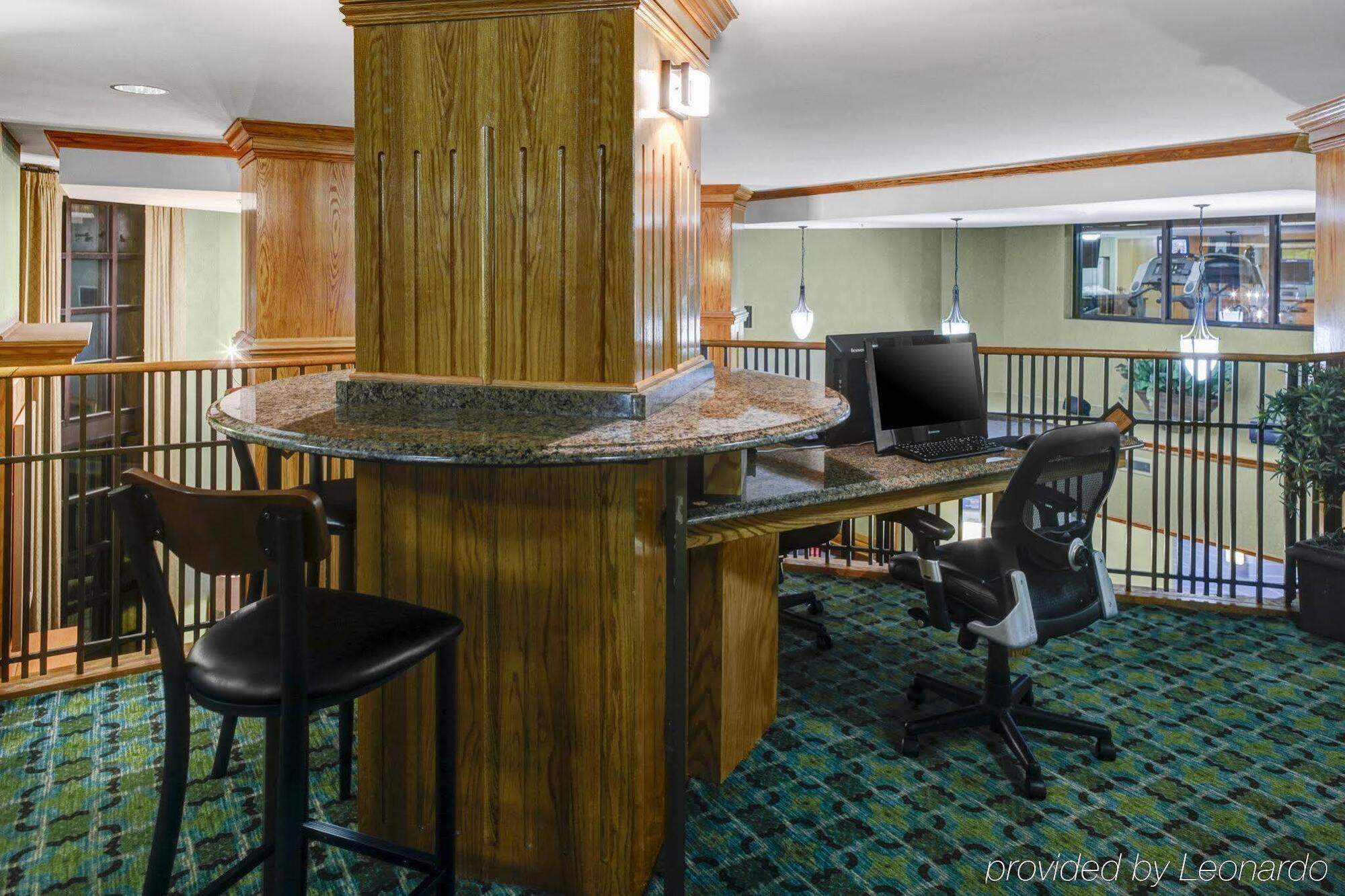 Holiday Inn Express Hotel & Suites Atlanta Buckhead By Ihg Экстерьер фото